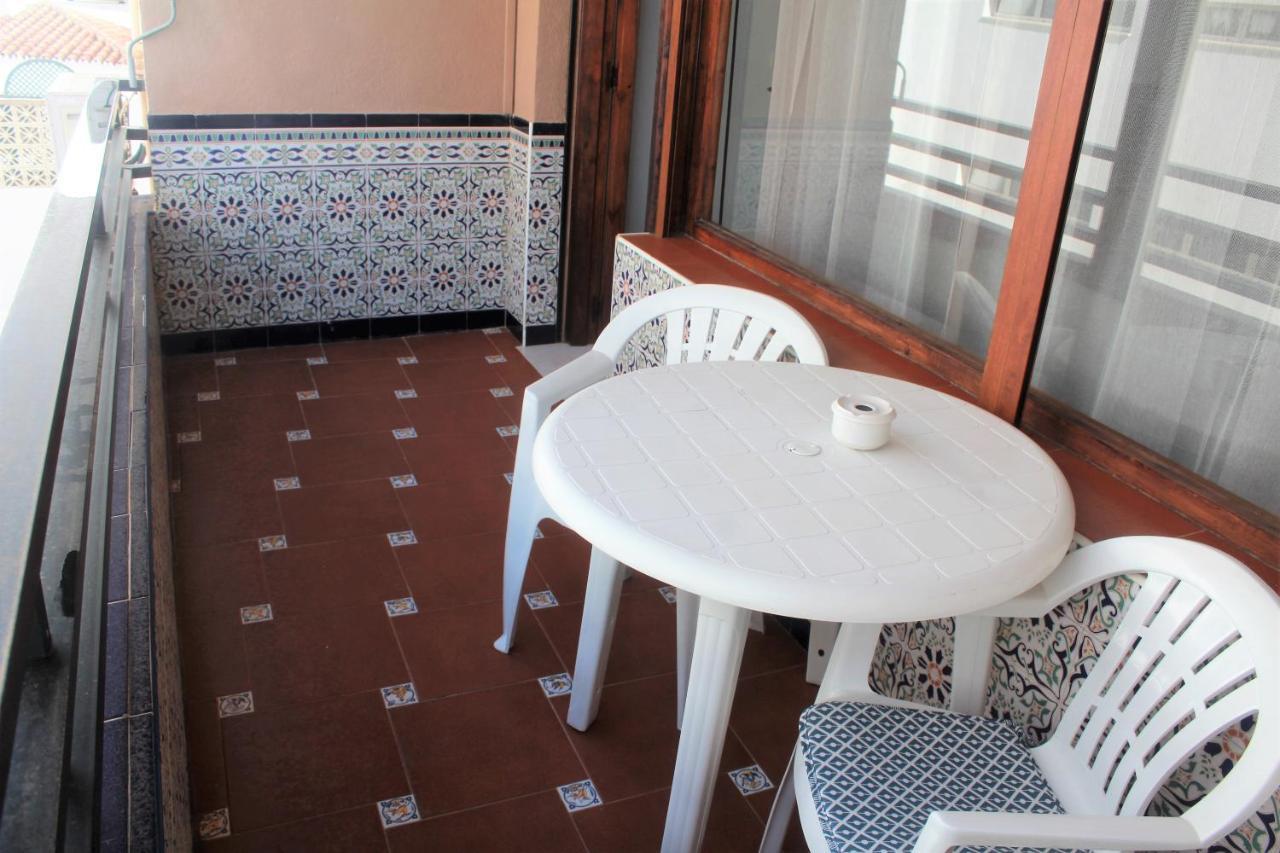 Elizabeth Beach Apartment With Seaviews! Torremolinos Bagian luar foto
