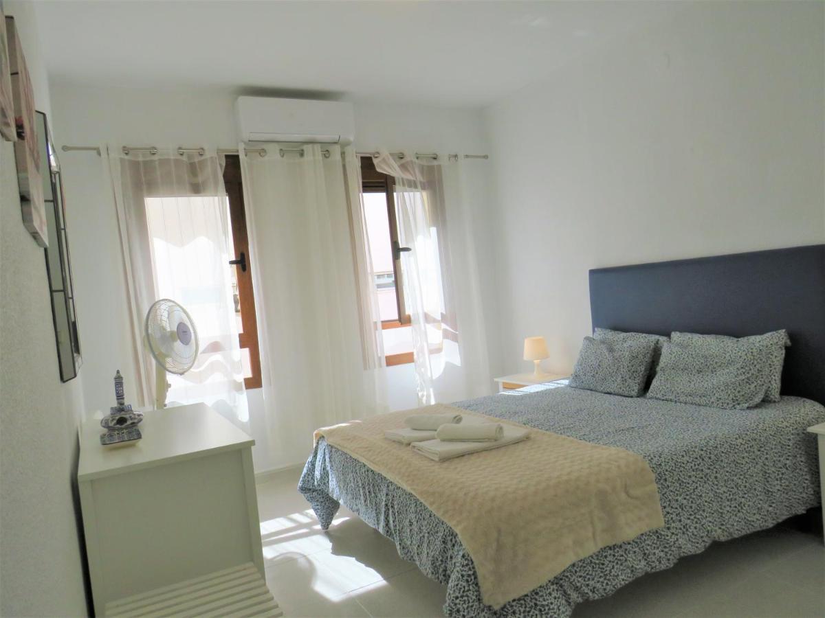 Elizabeth Beach Apartment With Seaviews! Torremolinos Bagian luar foto
