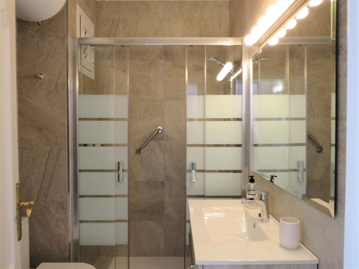 Elizabeth Beach Apartment With Seaviews! Torremolinos Bagian luar foto