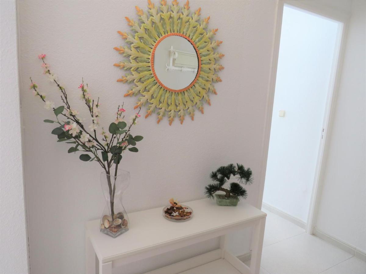 Elizabeth Beach Apartment With Seaviews! Torremolinos Bagian luar foto